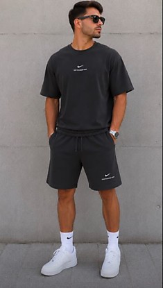 NIKE