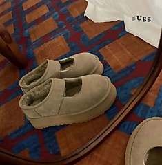 Ugg mary jane 